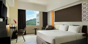 perbedaan kamar standard dan deluxe